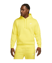 Lade das Bild in den Galerie-Viewer, Nike Sportswear Club Pullover Hoodie Fleece yellow strike BV2654-765
