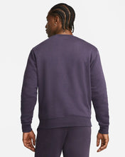 Lade das Bild in den Galerie-Viewer, Nike Sportswear Club Sweatshirt Fleece Cave Purple BV2662-540
